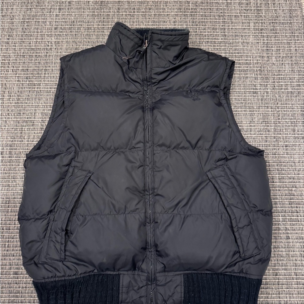 American Eagle Outfitters Men’s Dark Puffer Vest